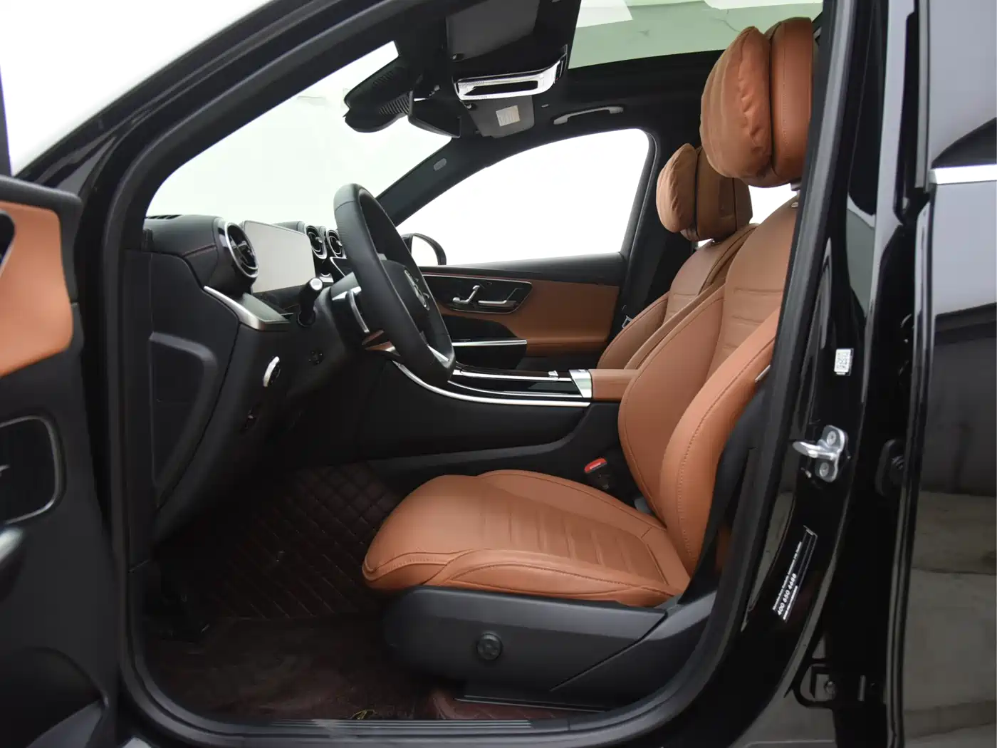 Mercedes-Benz GLC 2023 GLC 300 L 4MATIC Sport 5-Seater фото 8