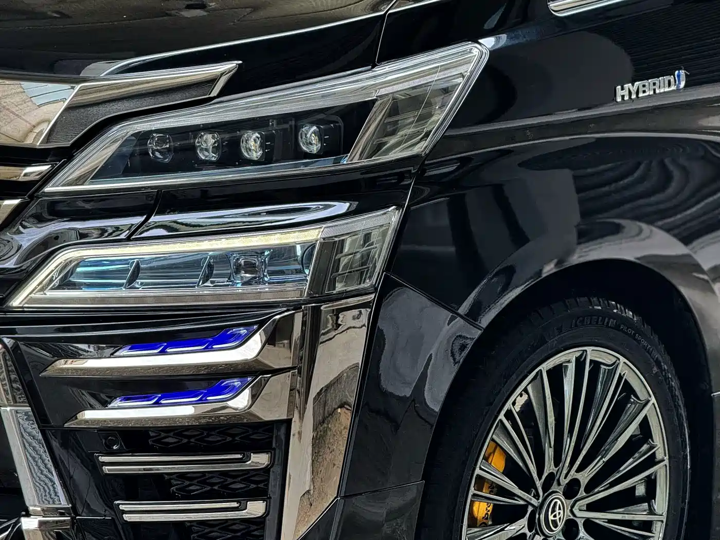 Toyota Vellfire 2020 2020 Twin Engine 2.5L HV Premium Edition