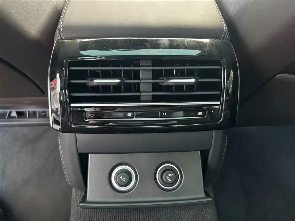 Audi A8 2025 A8L 50 TFSI quattro Exclusive Selection фото 22