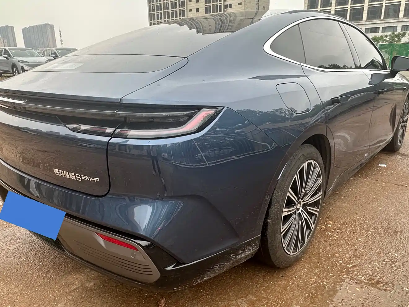 Geely Galaxy Galaxy Xingyao 8 2025 130km EM-i Premium Edition фото 5