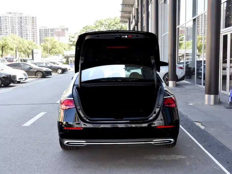 Mercedes-Benz E-Class, миниатюра 7