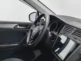 صورة 22 - Volkswagen Tiguan L