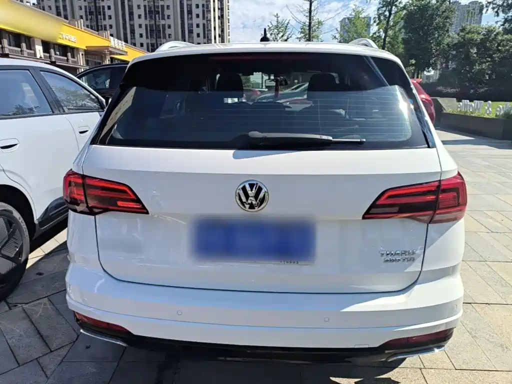 صورة 6 - Volkswagen Tharu