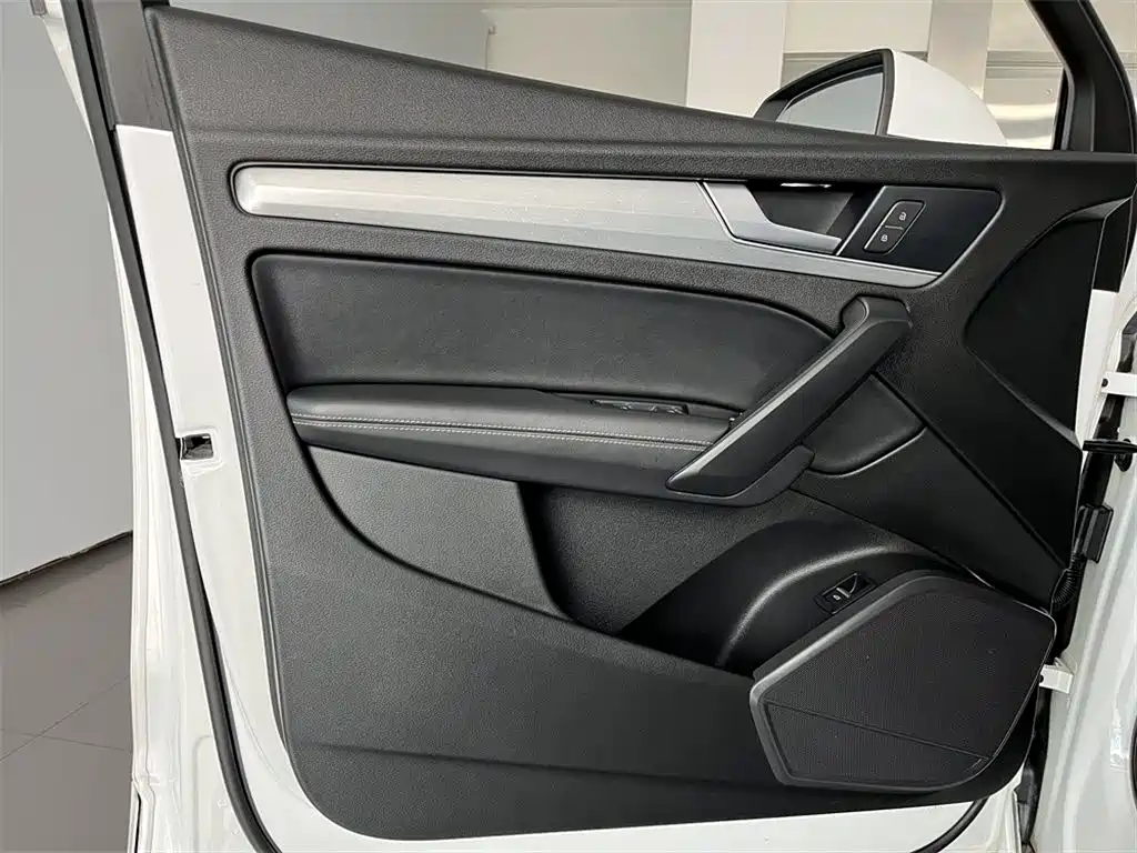 Audi Q5L 2020 40 TFSI Prestige Fashion фото 12