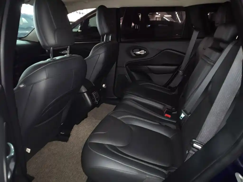 Jeep Cherokee 2018 2017 2.4L Leading Smart Edition
