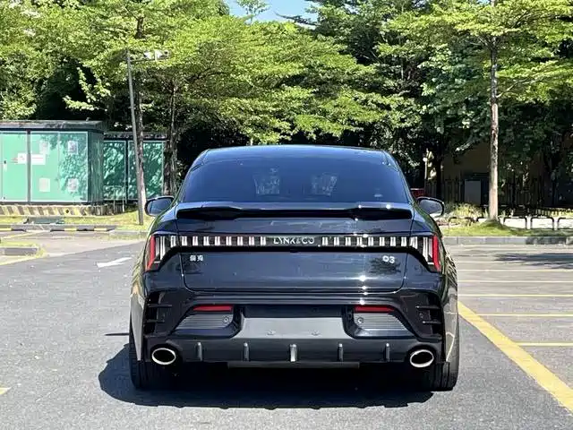 صورة 5 - Lynk & Co 03