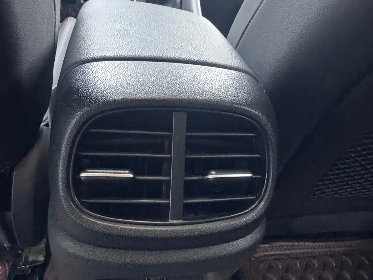 Hyundai Elantra 2022 1.5L CVT LUX Premium Edition фото 18