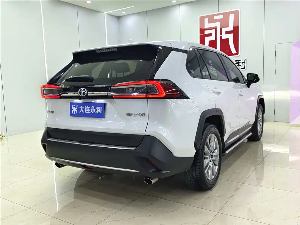 Toyota Wildlander 2022 2.0L CVT FWD Luxury Edition фото 4