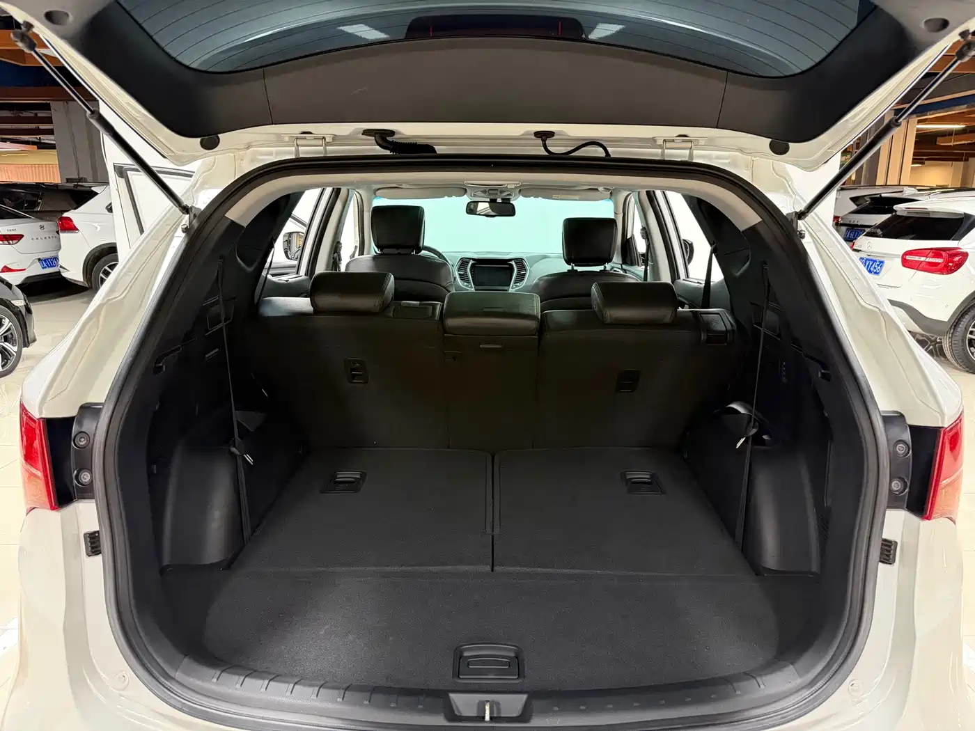 Hyundai Santa Fe 2013 2013 Facelift 2.4L Automatic 4WD Premium