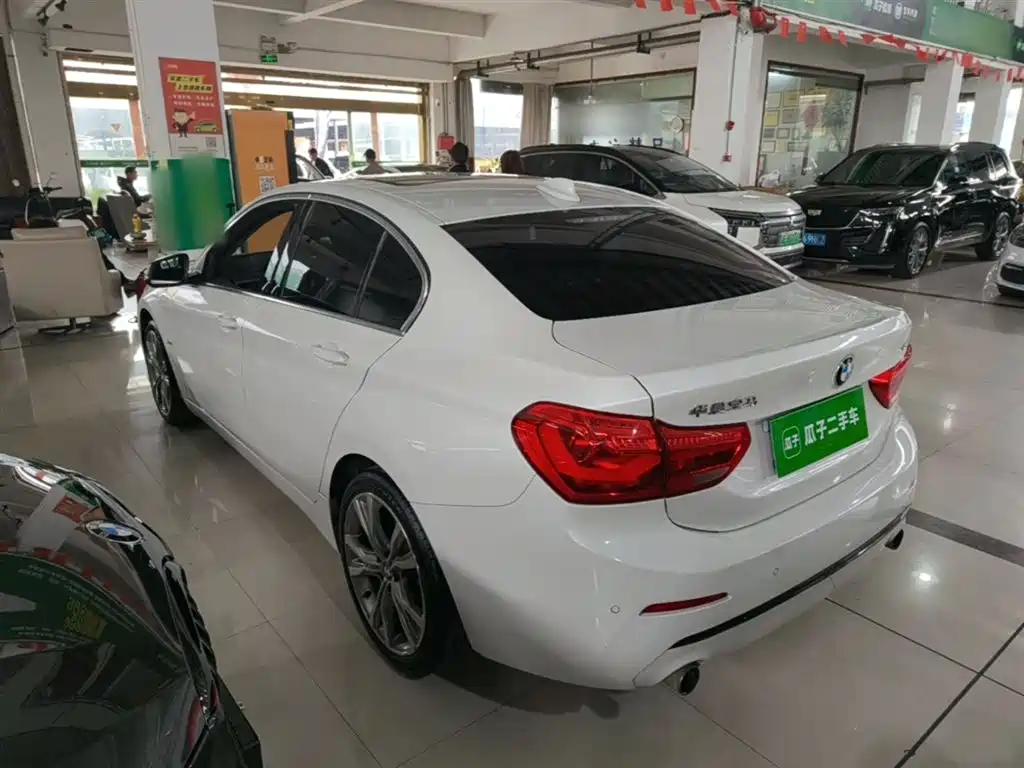 BMW 1 Series 2018 120i Design Package фото 5