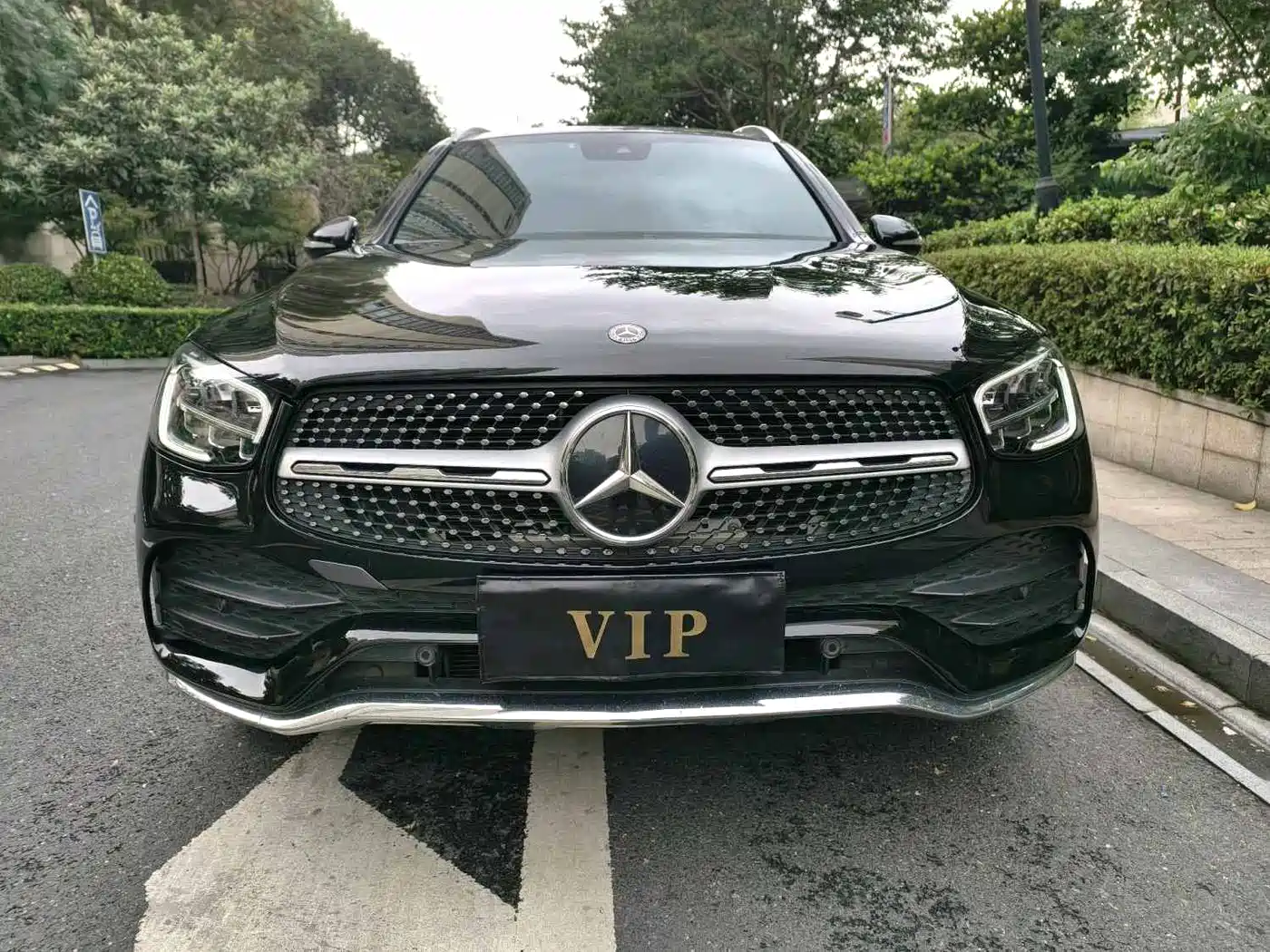 MERCEDES-BENZ GLC