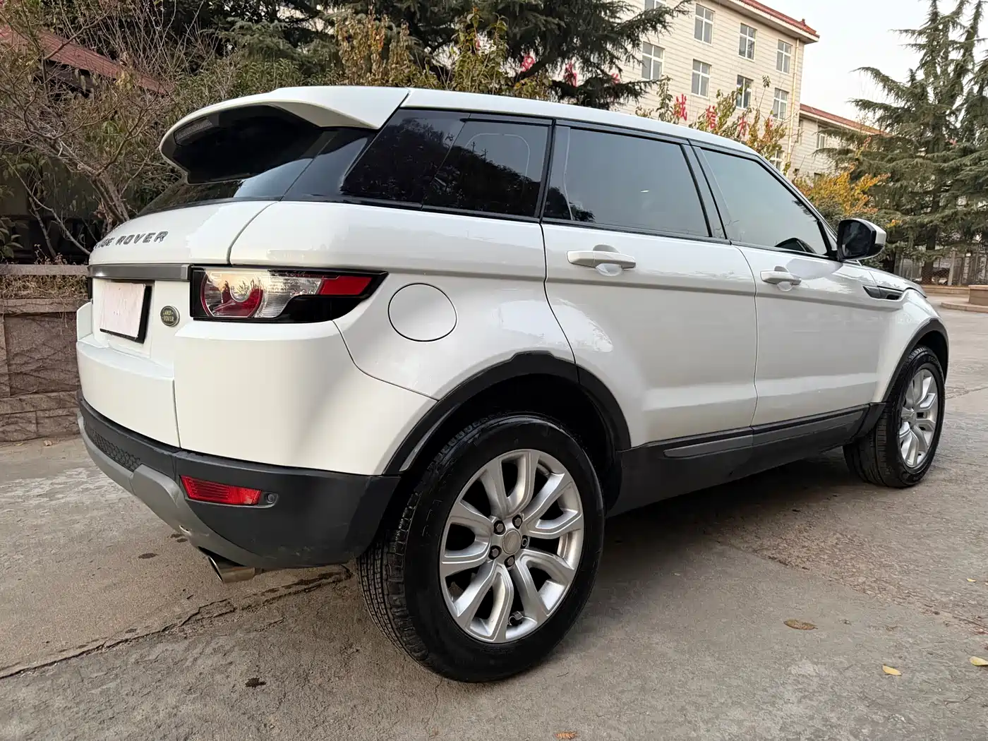Land Rover Range Rover Evoque 2015 2.0T 5-Door Fashion Edition фото 12