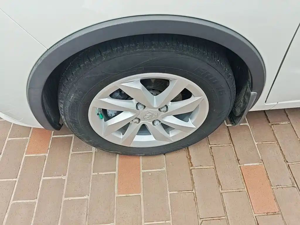 Baojun 310W 2018 2017 1.5L Manual Fashion Edition (China V)
