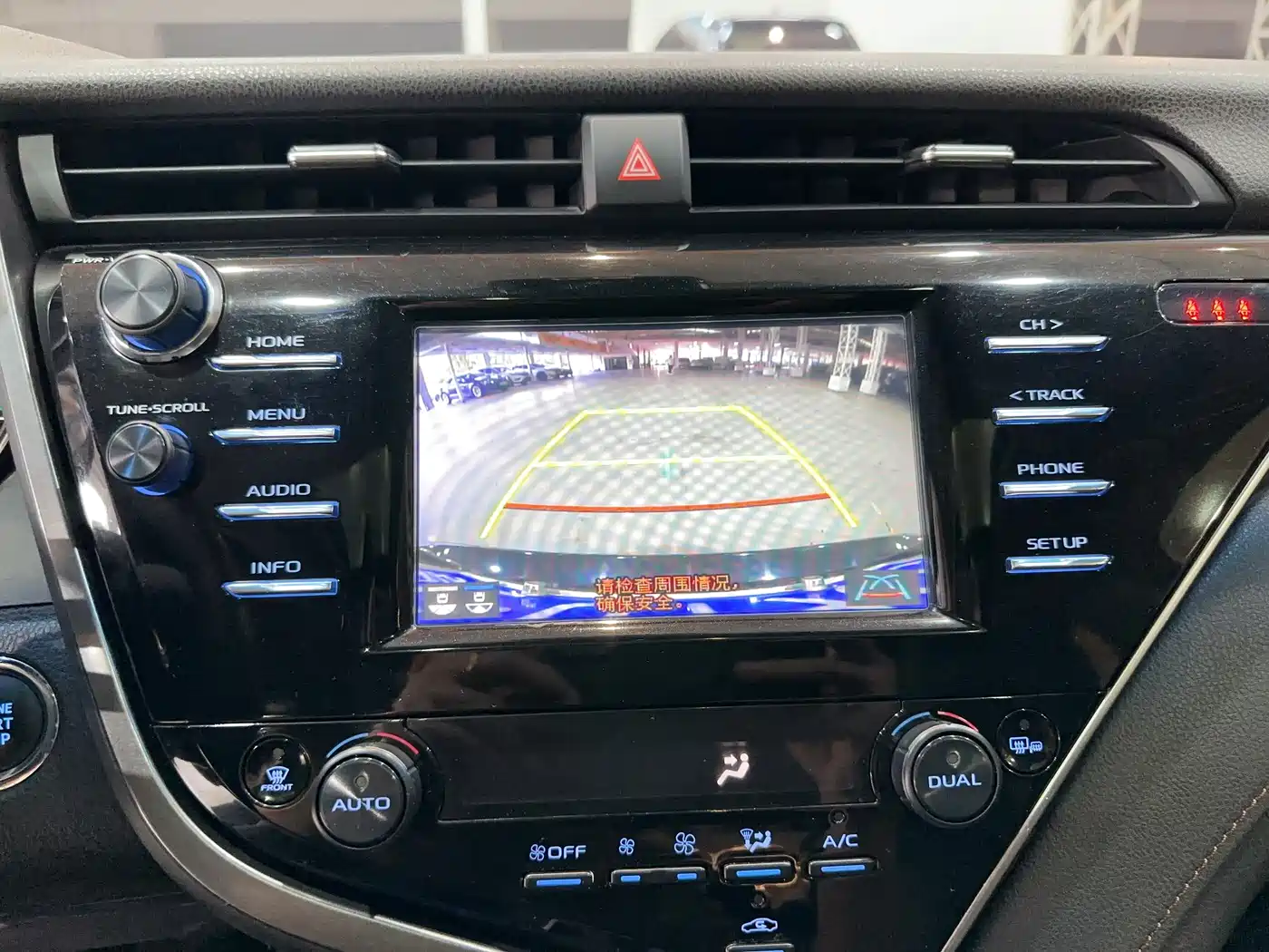Toyota Camry 2018 2.0G Luxury Edition фото 30