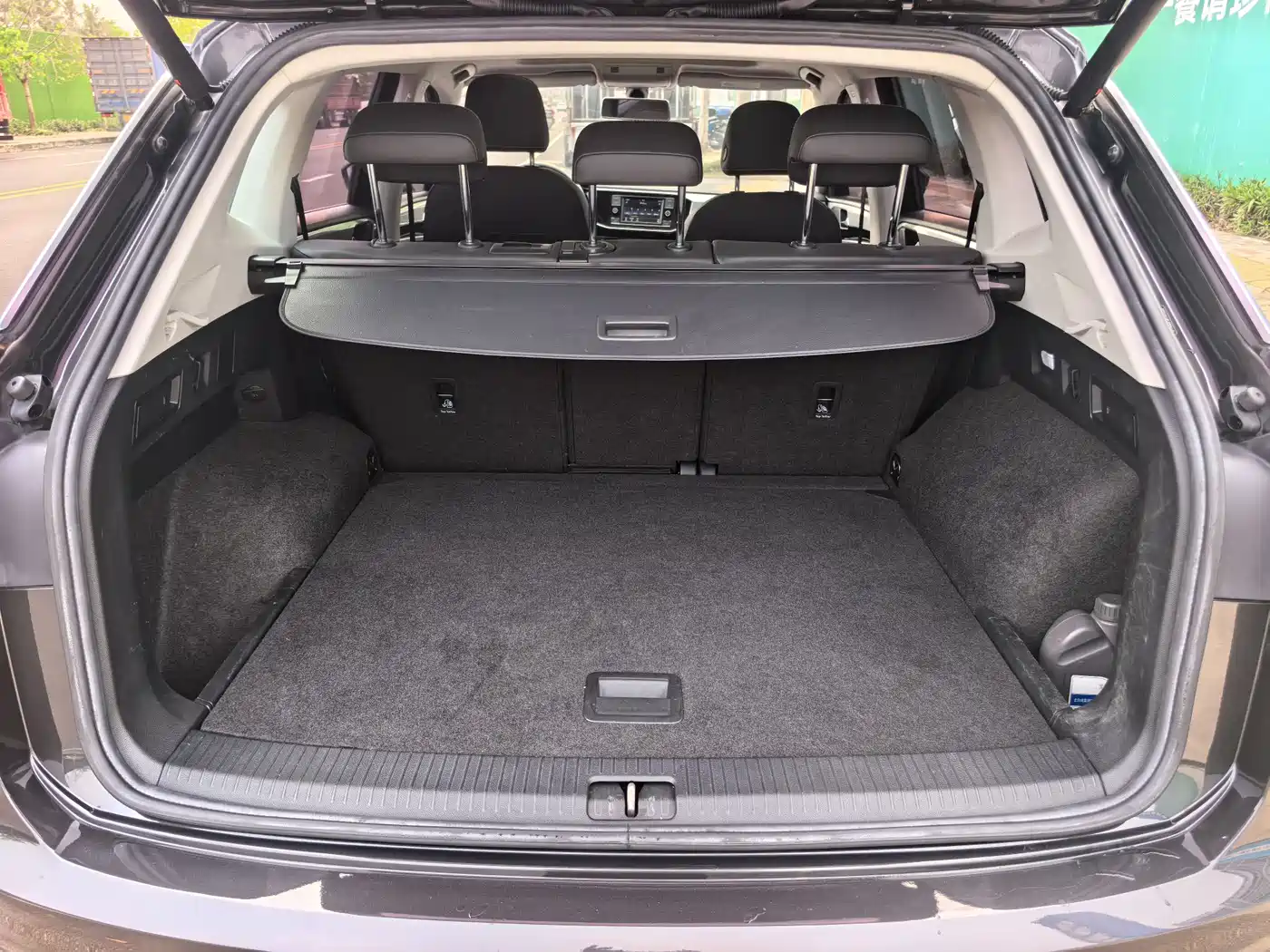 Volkswagen Tayron 2019 330TSI 2WD Luxury China VI фото 12