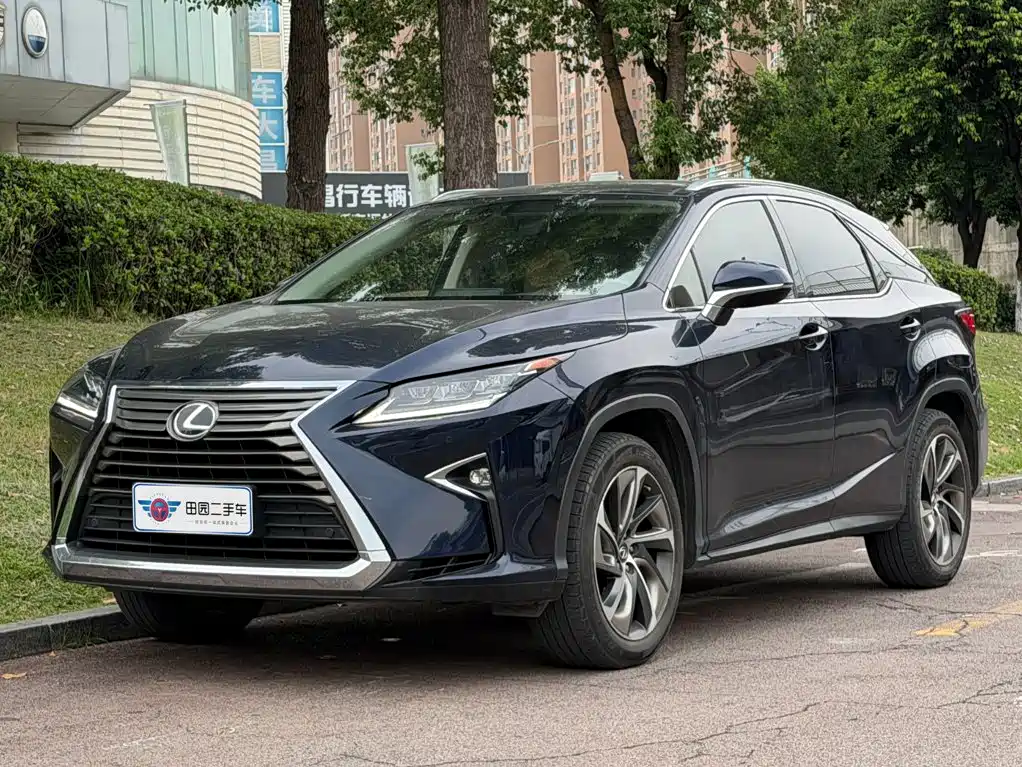 Фото 1 - Lexus RX