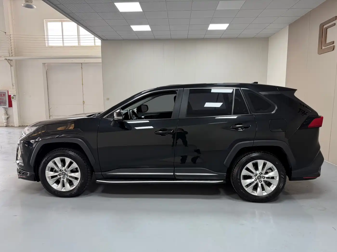 Toyota Wildlander 2022 2.0L CVT FWD Leading Edition фото 7