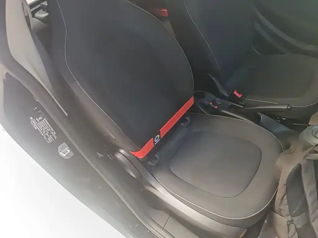 smart fortwo 2019 2019 0.9T 66kW Hardtop Wind Edition China VI