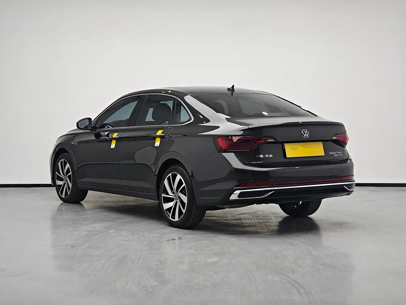 VOLKSWAGEN SAGITAR