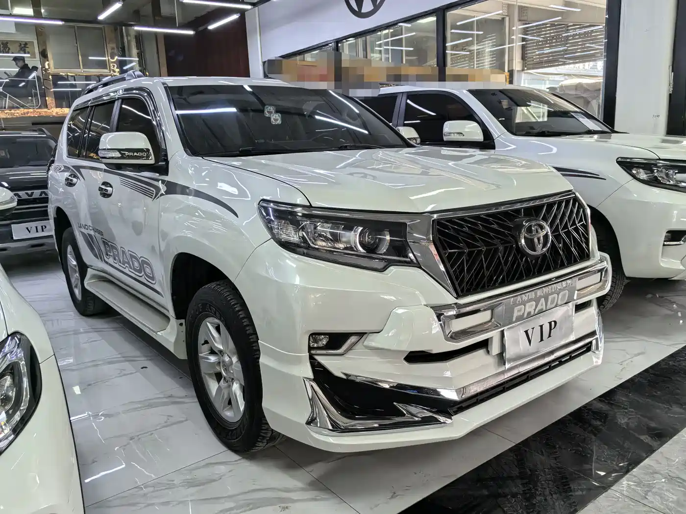 TOYOTA PRADO