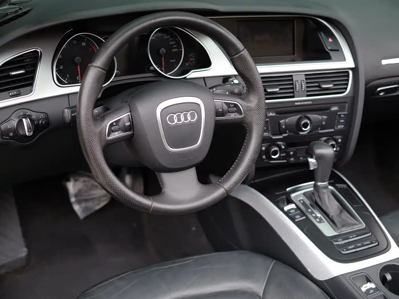 Audi A5 (Import) 2010 2.0TFSI Cabriolet фото 38