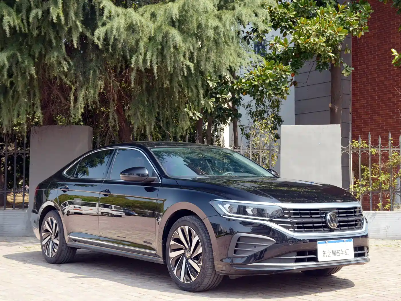 Volkswagen Passat 2024 380TSI Dragon Soaring Edition фото 3