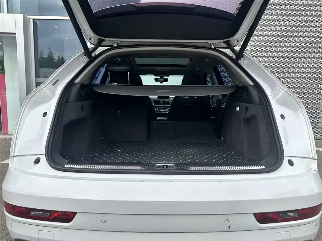 Фото 13 - Audi Q3