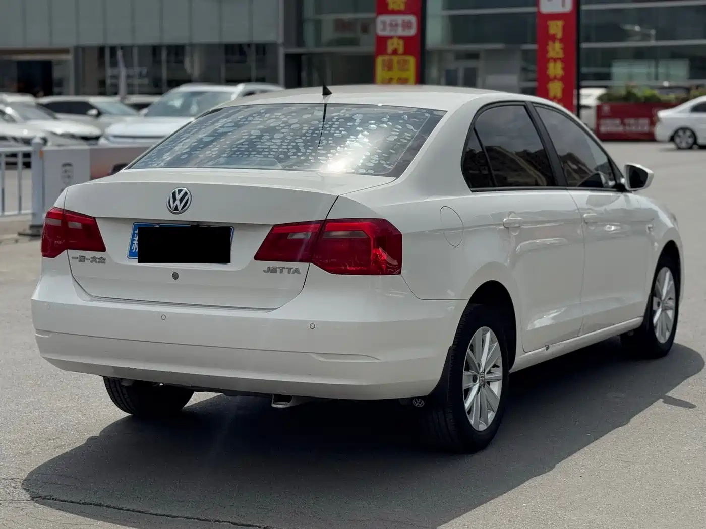 Фото 9 - Volkswagen Jetta