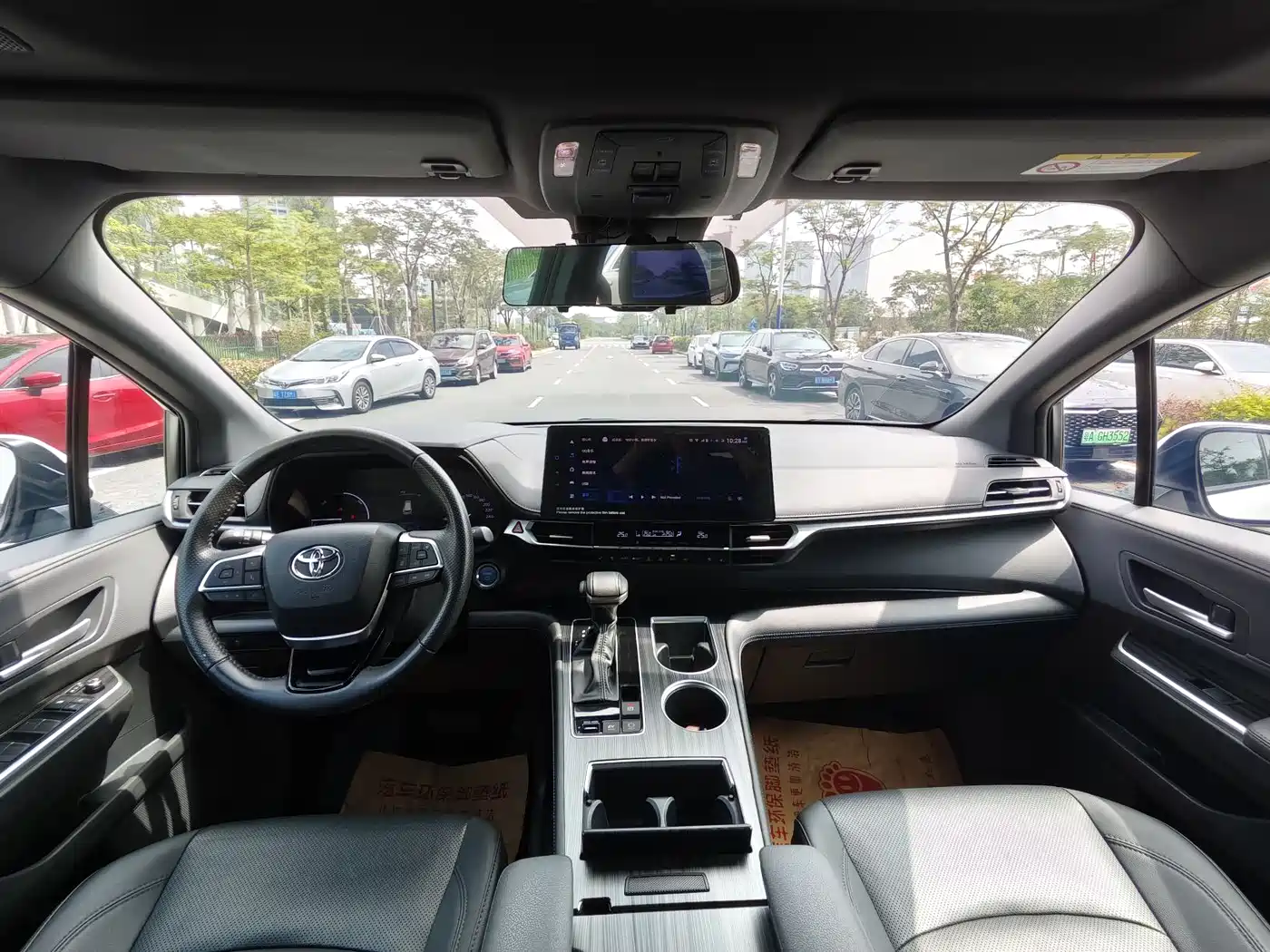 Toyota Sienna 2021 2.5L Hybrid Premium Edition фото 6