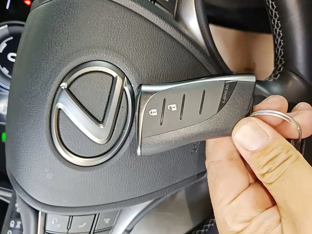 Lexus UX 2020 2020 260h Explore Cool Edition