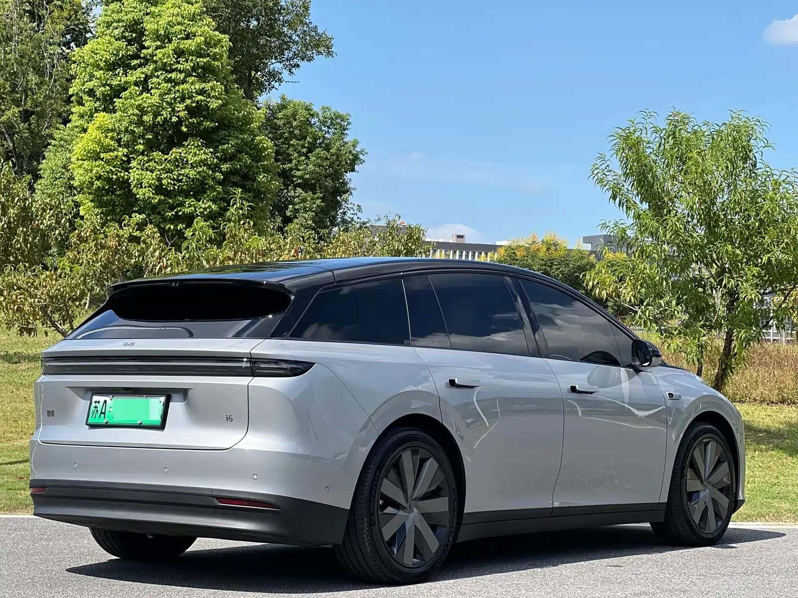 Фото 5 - Li Auto i6