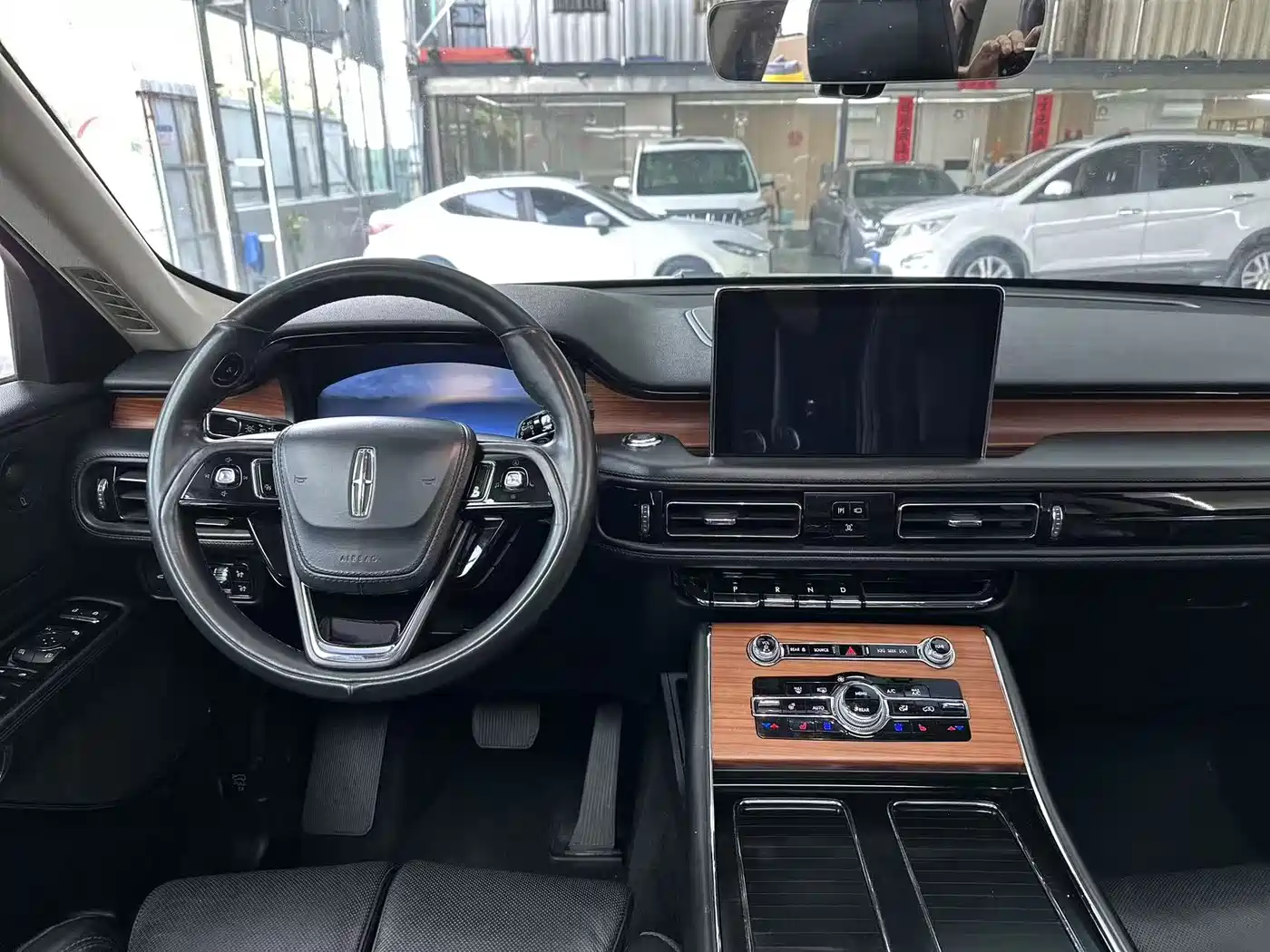Lincoln Aviator (Import) 2020 3.0T V6 AWD Premium Luxury Edition фото 14