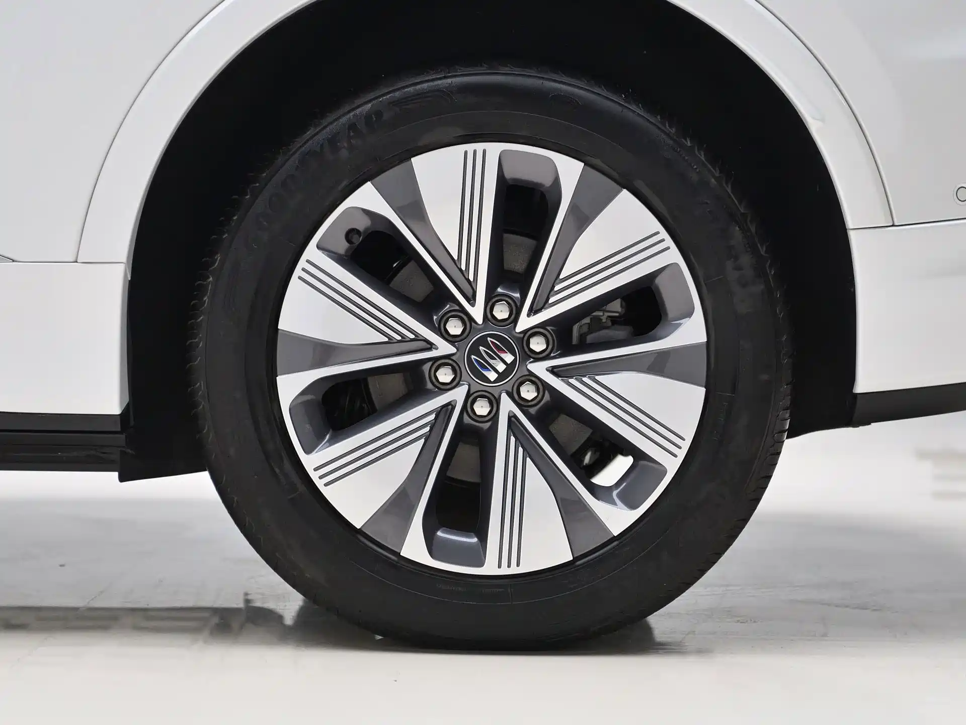 Фото 28 - Buick E5