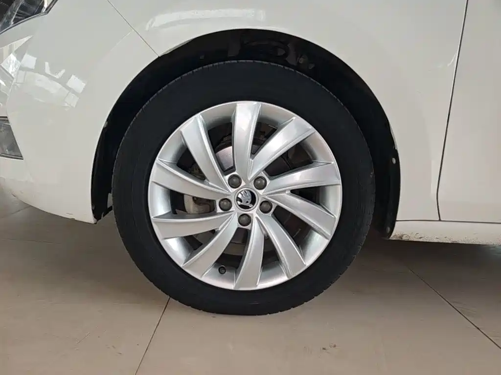 Photo 23 - Škoda Rapid