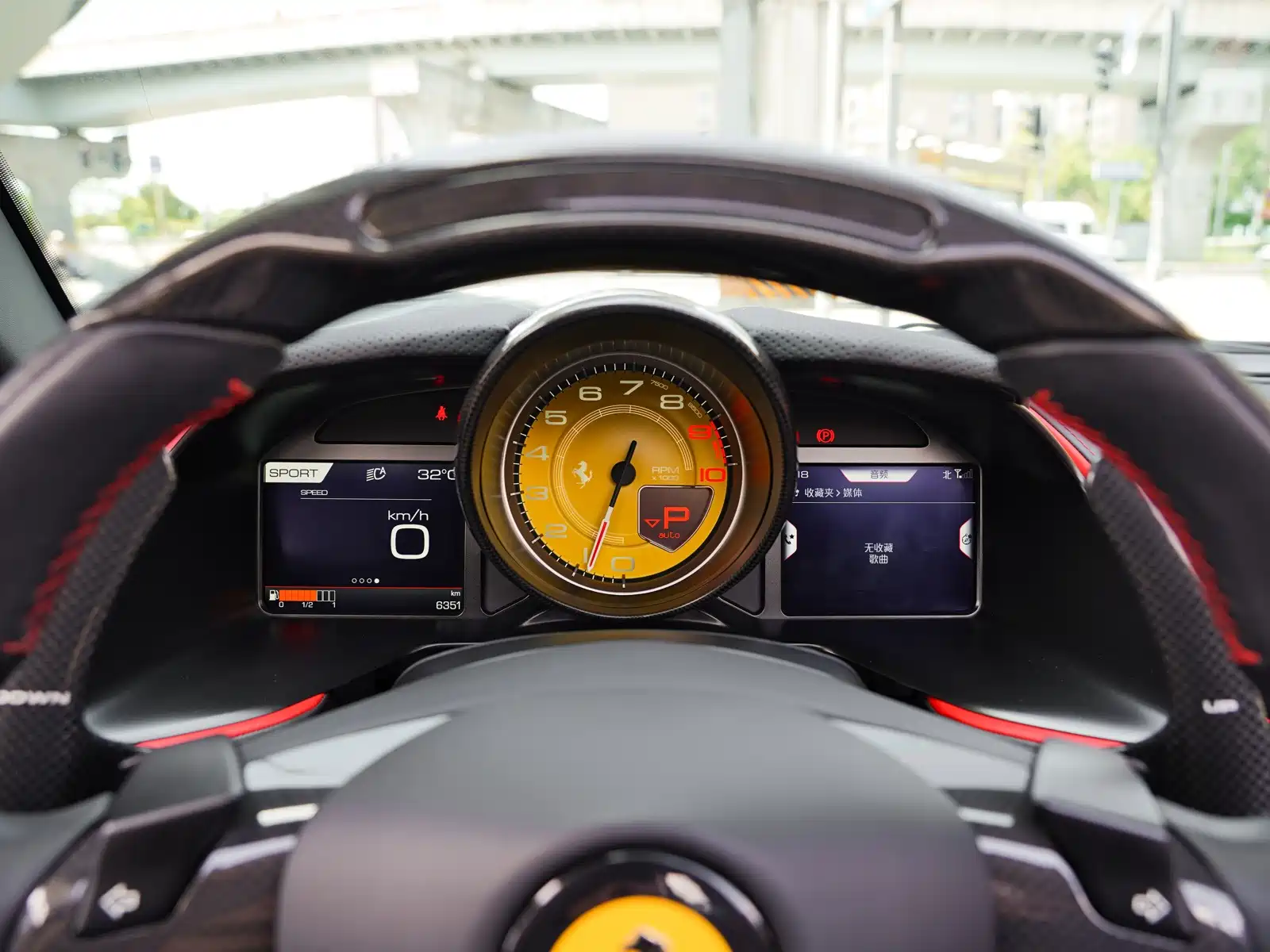 Фото 8 - Ferrari 812