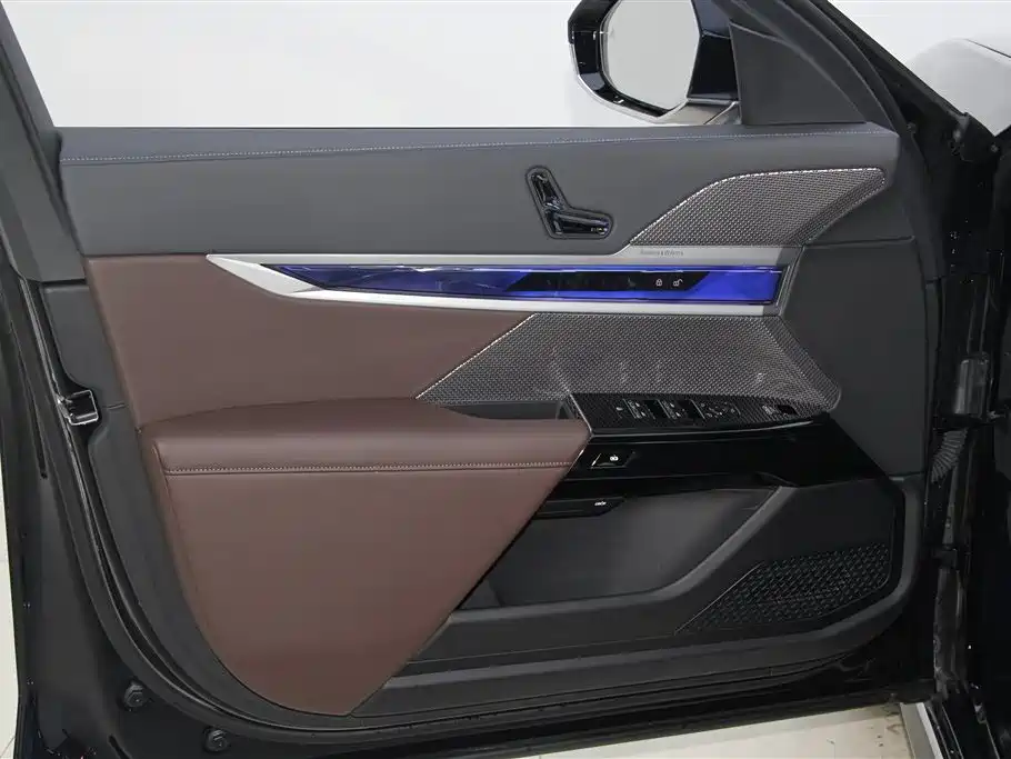 BMW 7 Series 2023 Model 740Li Leading M Sport Package фото 17