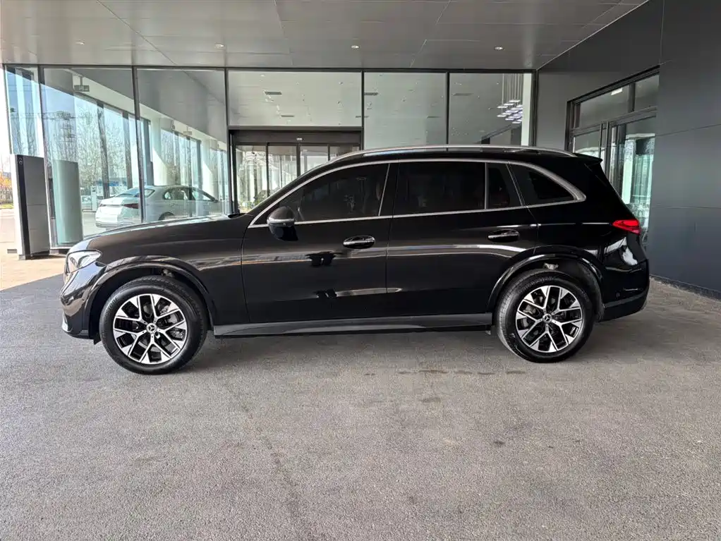 Mercedes-Benz GLC 2024 GLC 260 L 4MATIC Luxury 5-seater фото 15