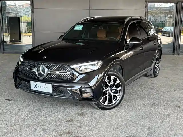 MERCEDES-BENZ GLC