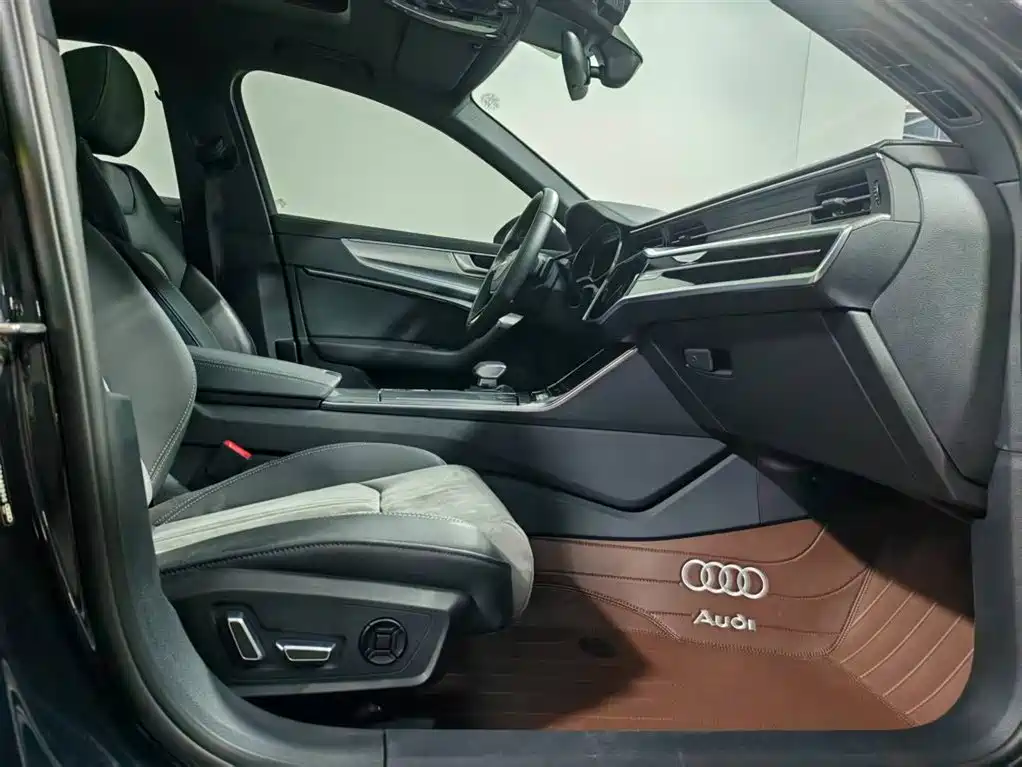 Audi A6L 2024 40 TFSI Luxury Dynamic фото 7