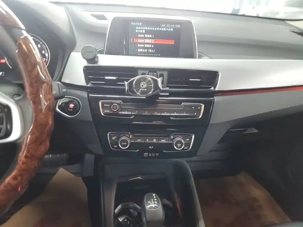 BMW X1 2019 sDrive20Li Leading Model фото 13