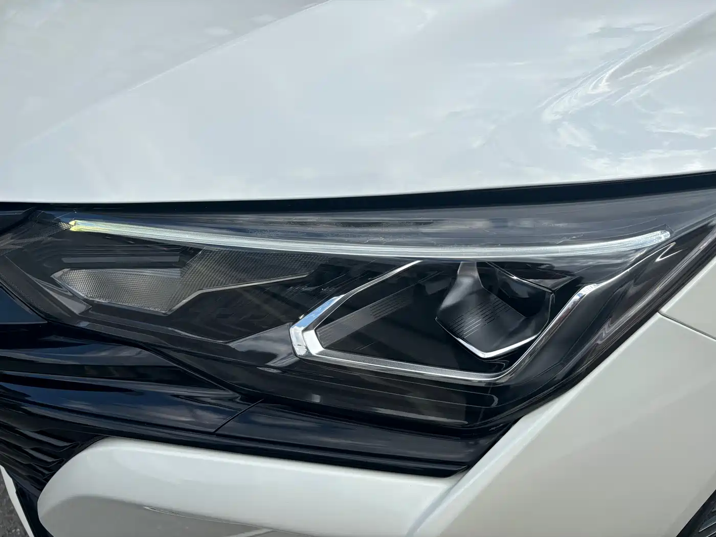 DONGFENG YI HYUN MAX