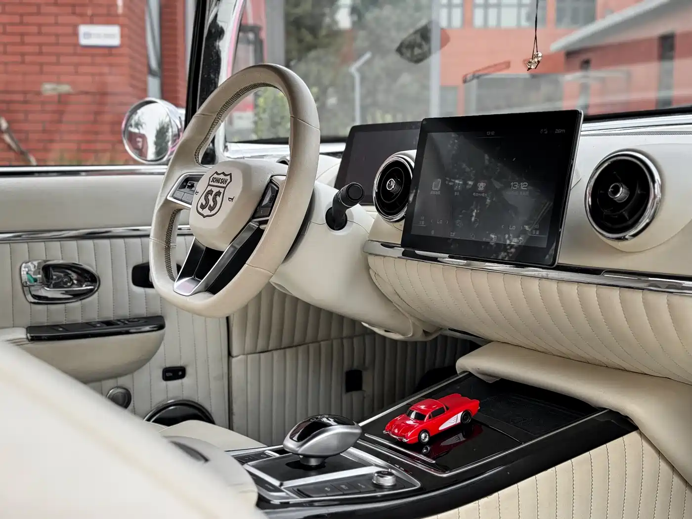 SONGSAN MOTORS SS DOLPHIN