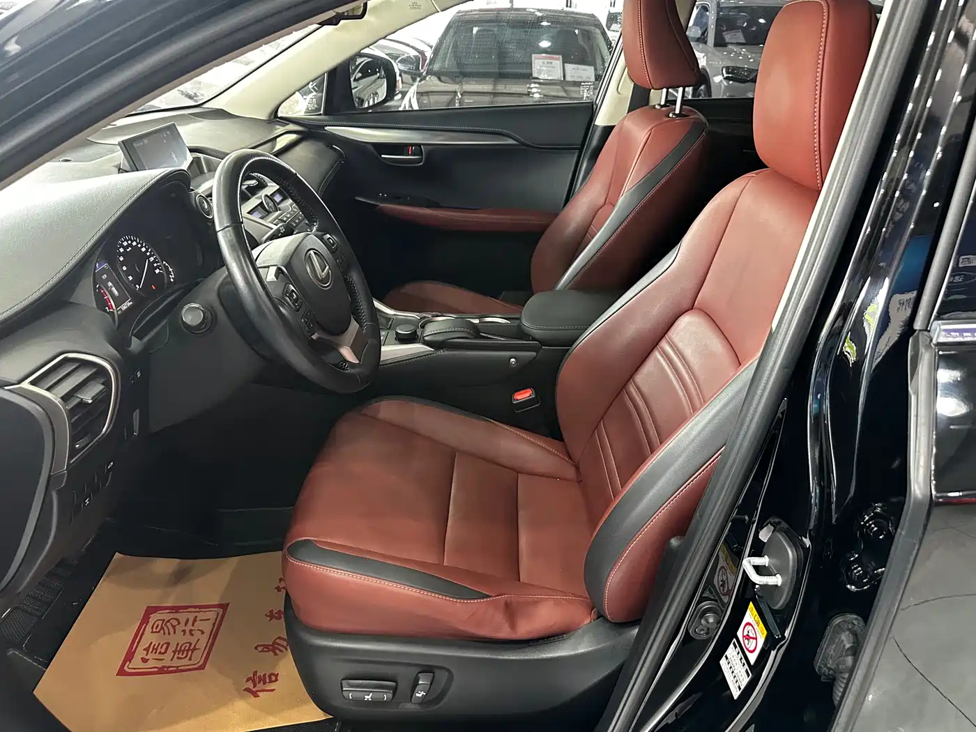 Lexus NX 2016 200 AWD F Sport фото 14