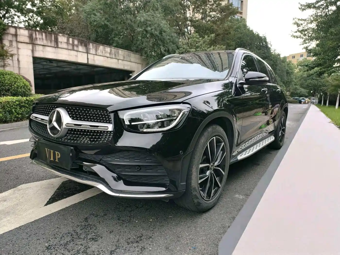 MERCEDES-BENZ GLC