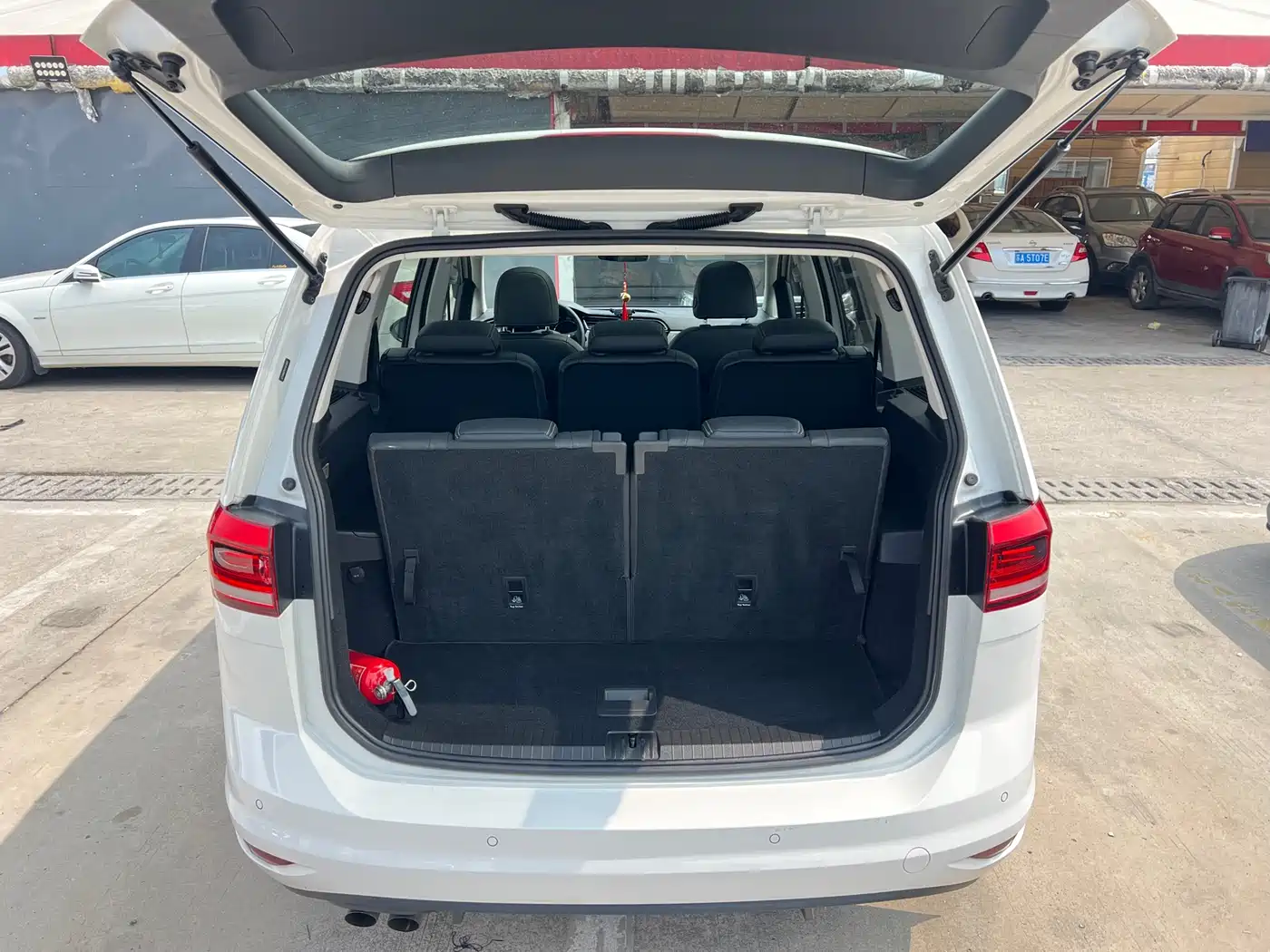 Volkswagen Touran 2016 Touran L 280TSI DSG Luxury фото 24