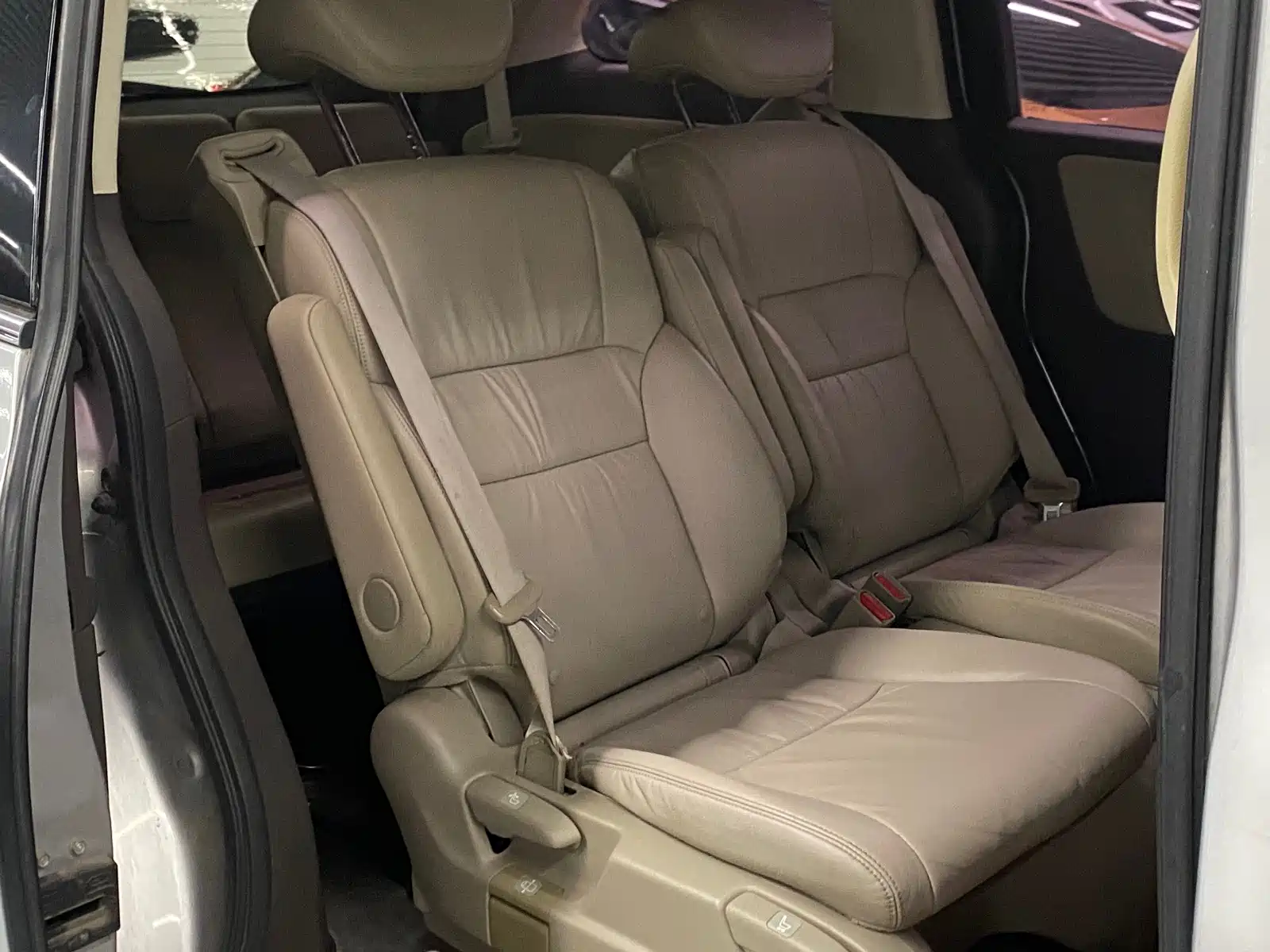 Photo 8 - Honda Odyssey