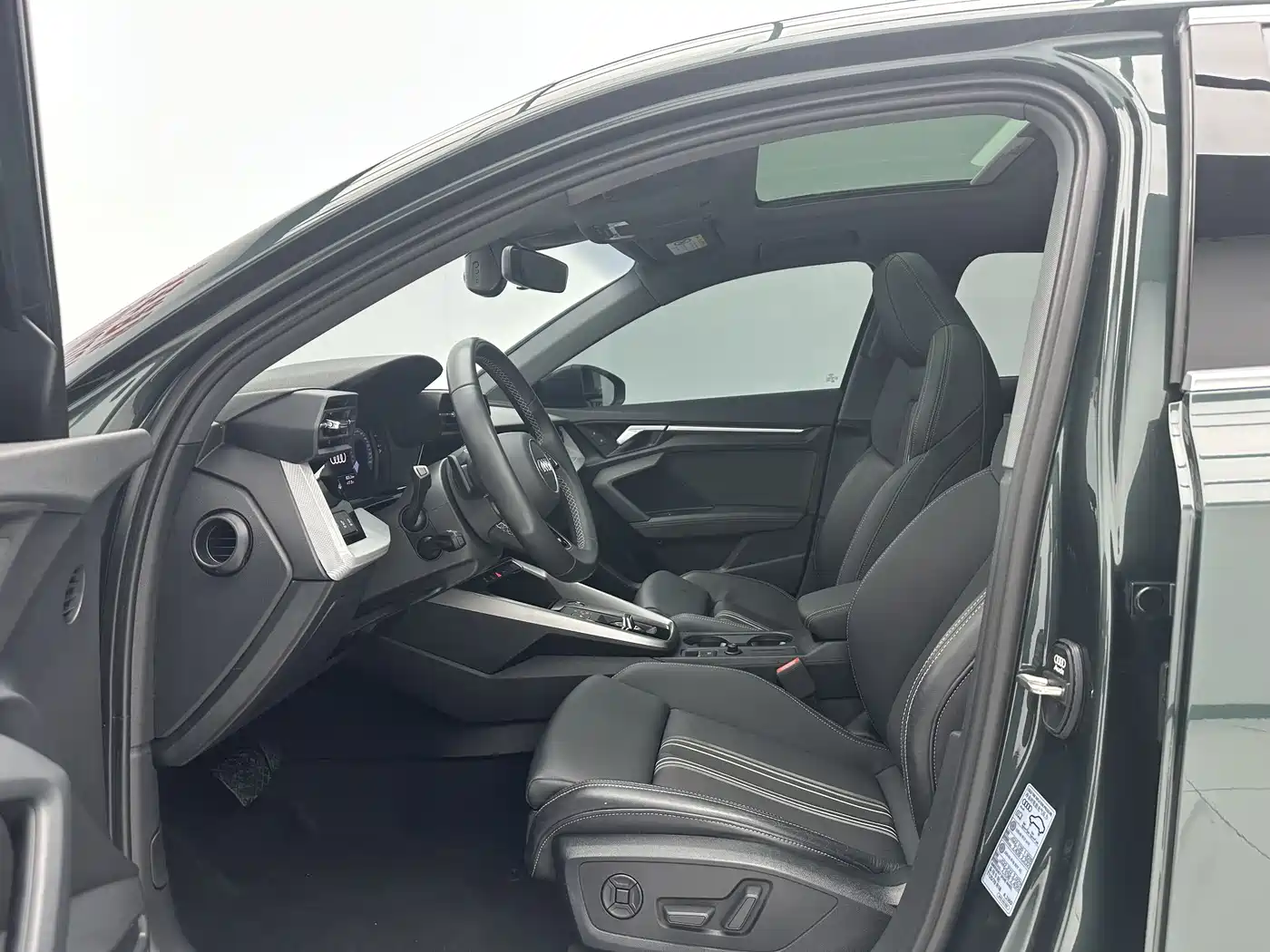 Audi A3 2023 Facelift Sportback 35 TFSI Fashion Sport фото 4