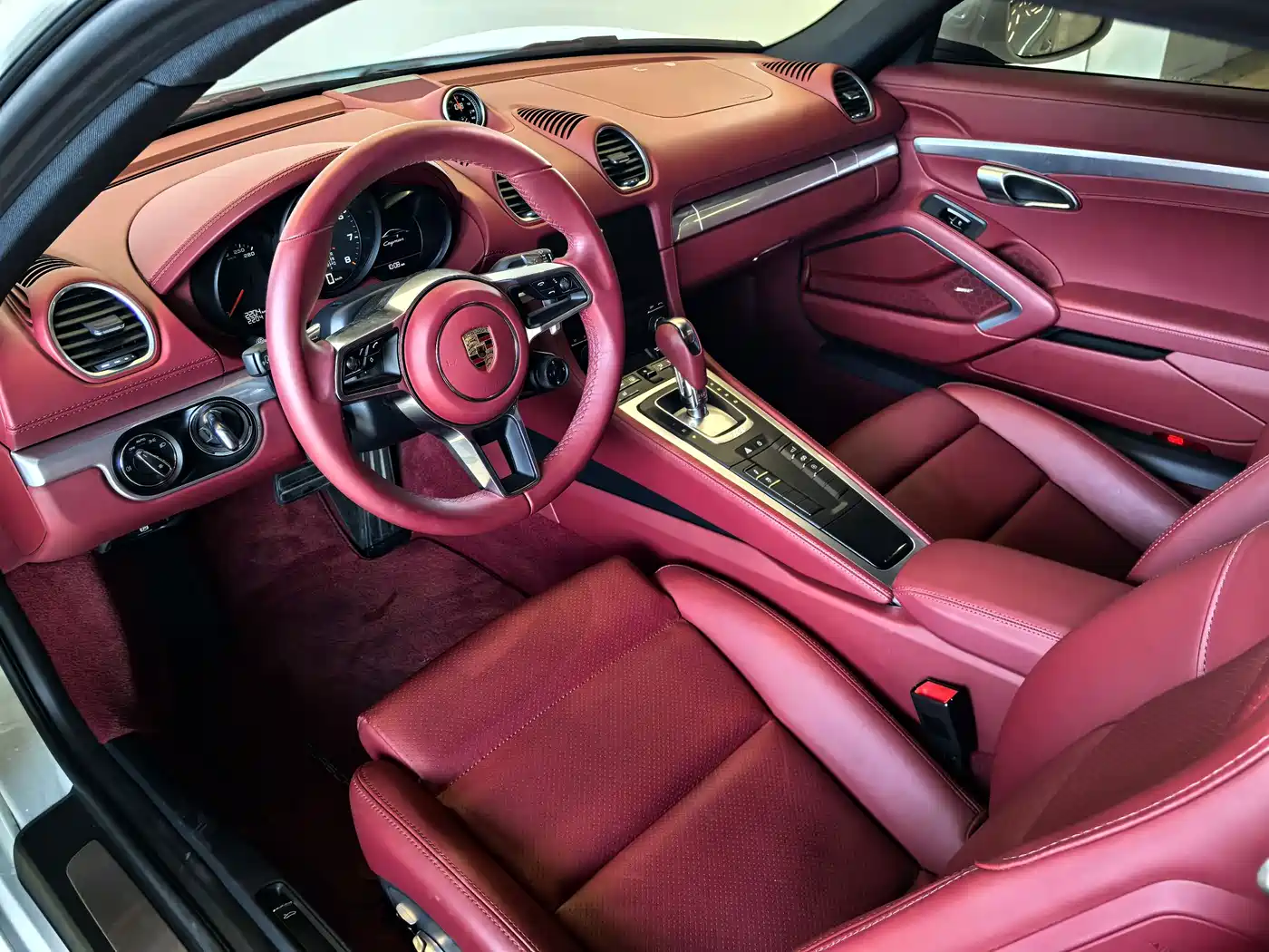 PORSCHE 718