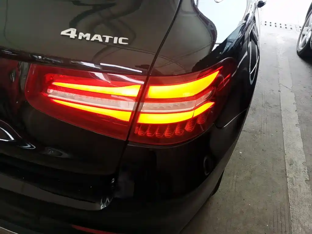 Mercedes-Benz GLC 2018 Facelift GLC 260 4MATIC Luxury фото 8
