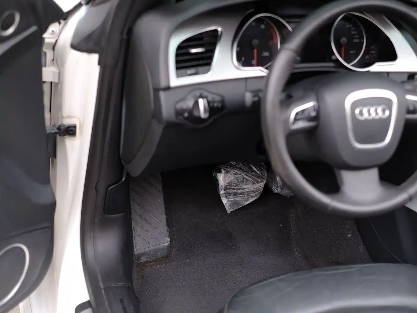 Audi A5 (Import) 2010 2.0TFSI Cabriolet фото 34